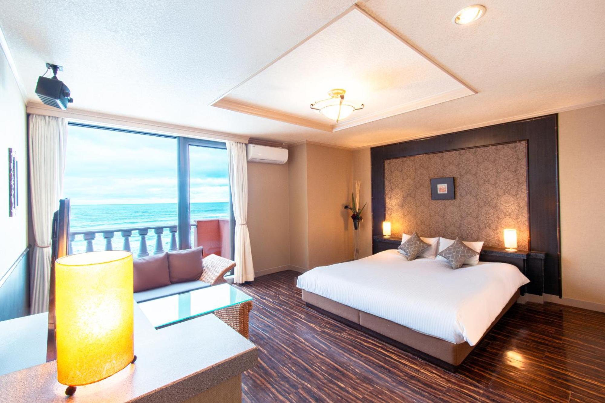 Luna Coast 2*
