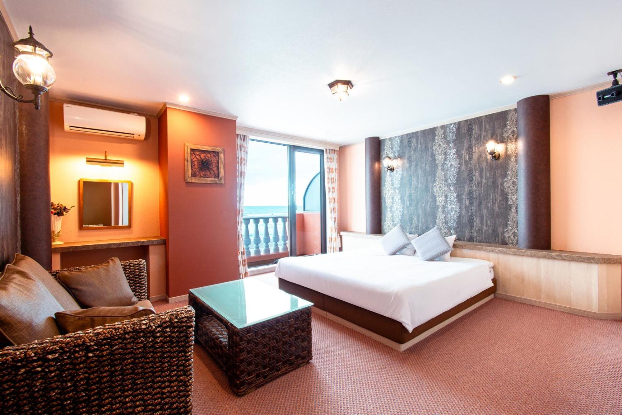 Luna Coast Love hotel Otaru