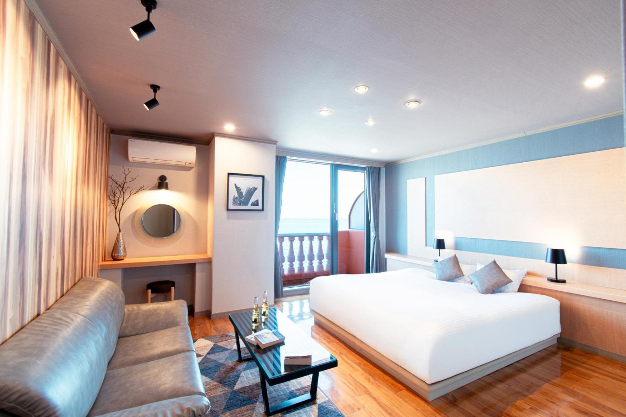 Luna Coast Love hotel 2*